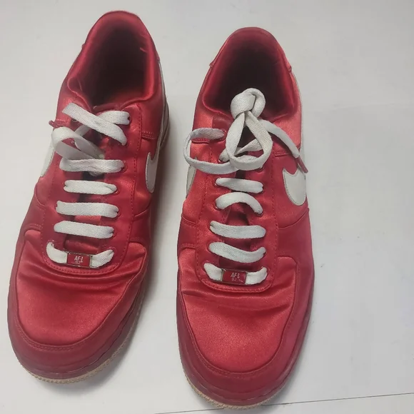 NIKE AF1 Air Force 1 Vintage Women's Sneakers Size Valentines Red Satin